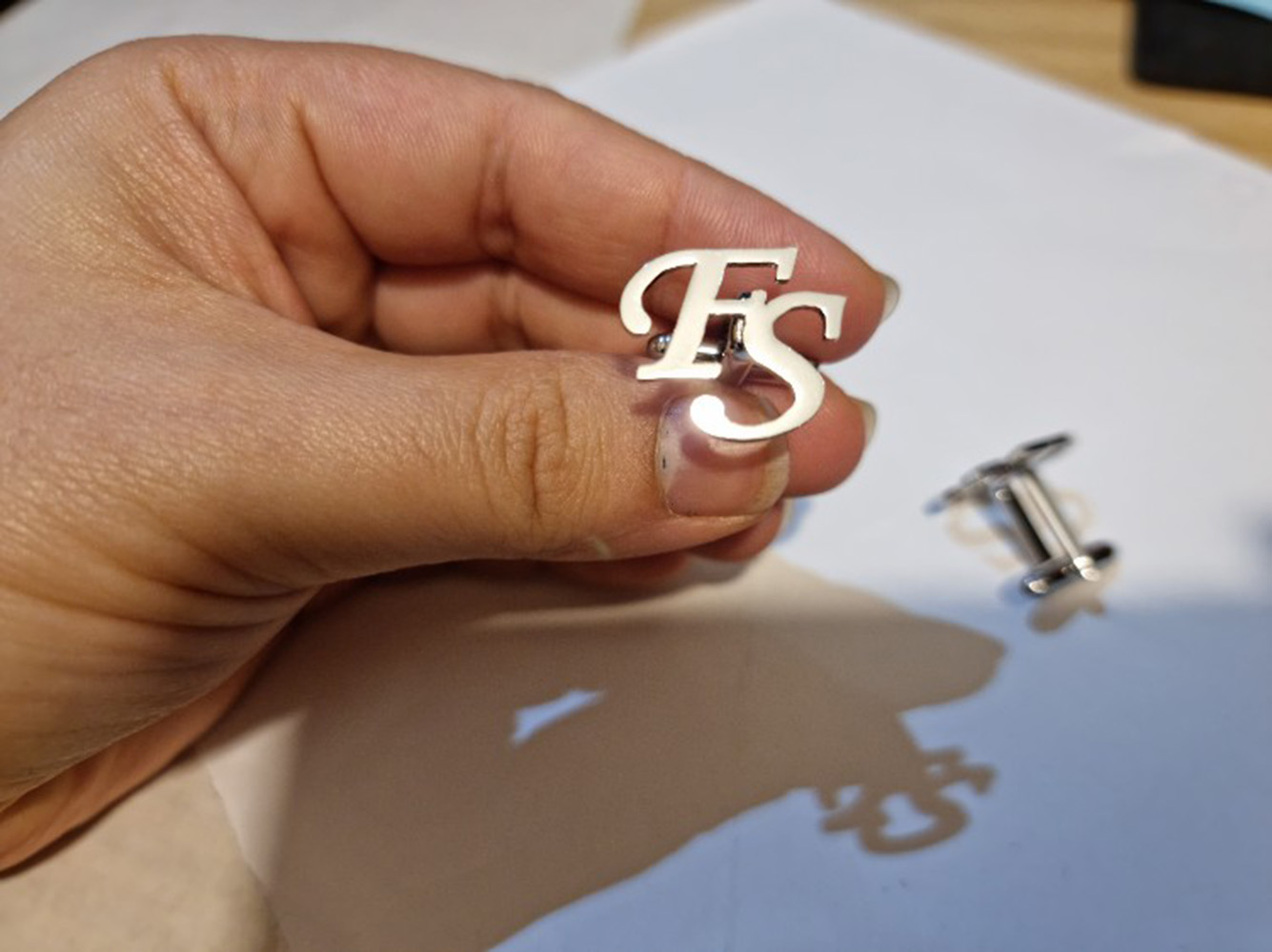 男性用のパーソナライズされたカフリンクス,ステンレス鋼の文字 - Men'S Formal Wear For A Wedding のレビューと価格
